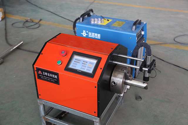 等離子切割機(jī)是借助等離子切割技術(shù)對(duì)金屬材料進(jìn)行加工的機(jī)械。